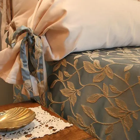 Le Petit Coin De Maison Chante Lune Bed & Breakfast Introd