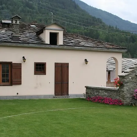 Le Petit Coin De Maison Chante Lune 3*