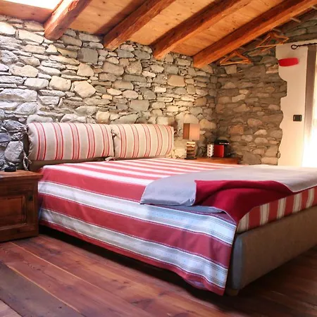 Le Petit Coin De Maison Chante Lune Bed and Breakfast